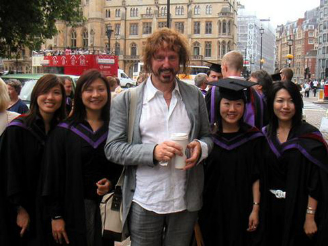 Grad-Geoff_Asia.jpg - 87447 Bytes